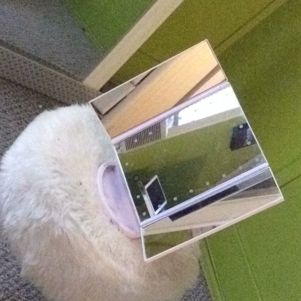 Tri fold vanity mirror